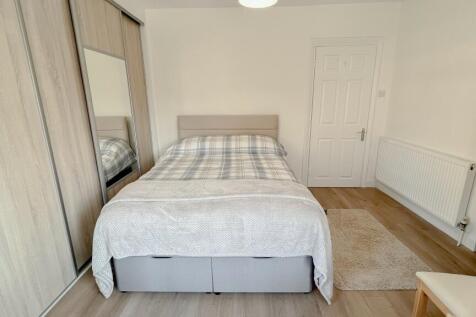 4th Photo of Bedroom 1