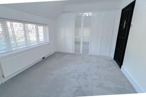 3rd Photo of Bed 1