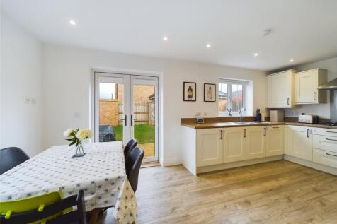 Kitchen.Dining Room