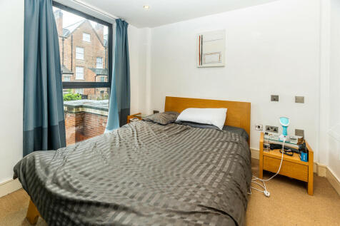 3-111 Ropewalk 01...