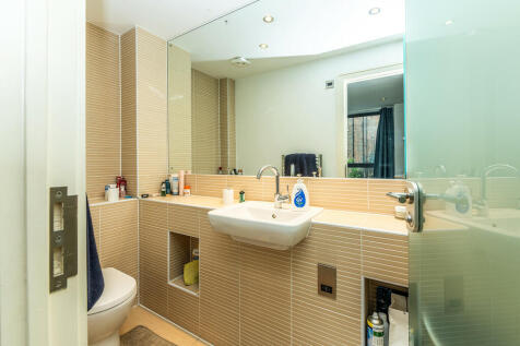 3-111 Ropewalk 01...