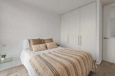 Bedroom 2 (2)