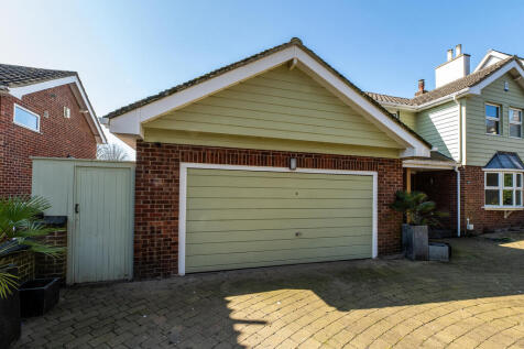 4 Hardwick Grove ...