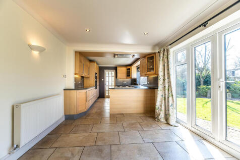 4 Hardwick Grove ...