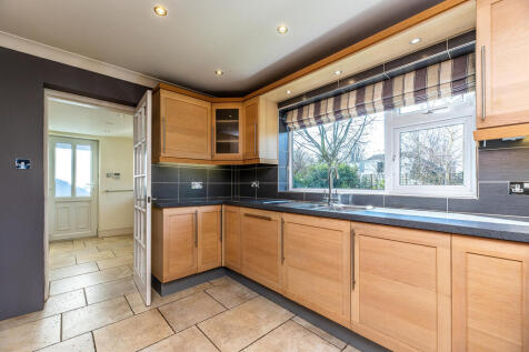 4 Hardwick Grove ...