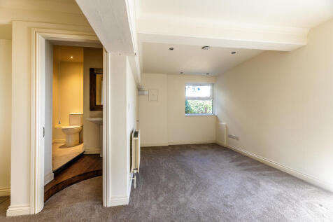 4 Hardwick Grove ...