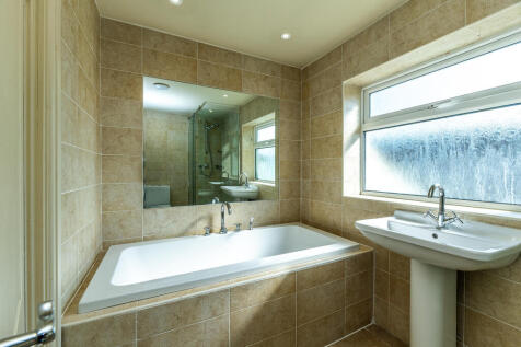 4 Hardwick Grove ...