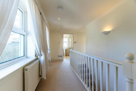 4 Hardwick Grove ...