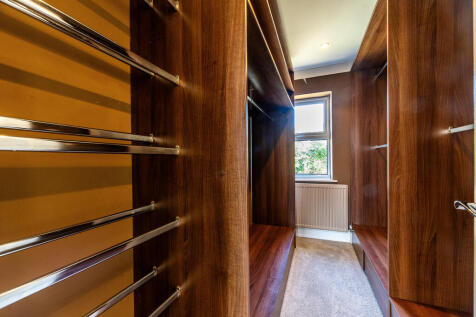 4 Hardwick Grove ...