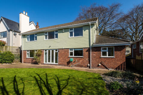 4 Hardwick Grove ...