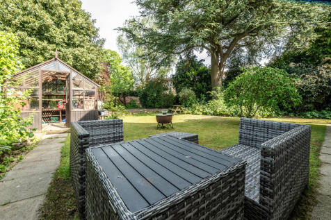 1 Yew Close 023