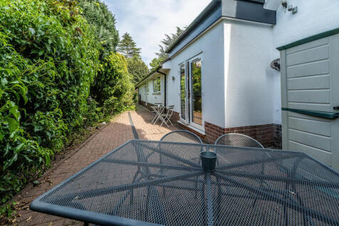 1 Yew Close 032