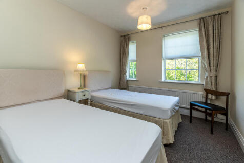 31 Tattershall Dr...