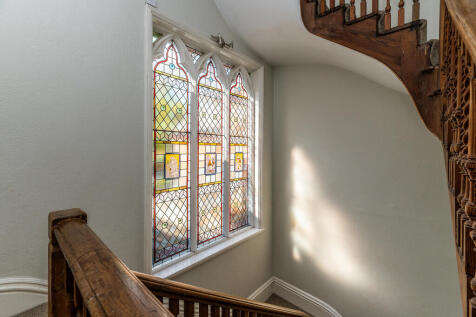 2 Elmhurst House ...