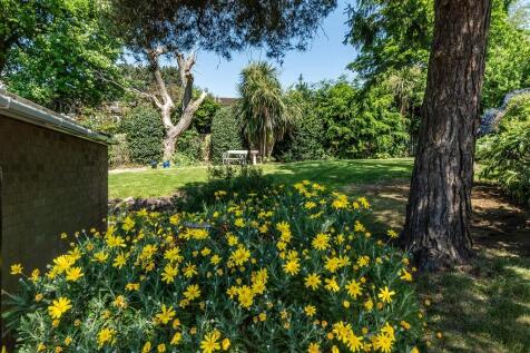 6 Moss Rise 016 -...