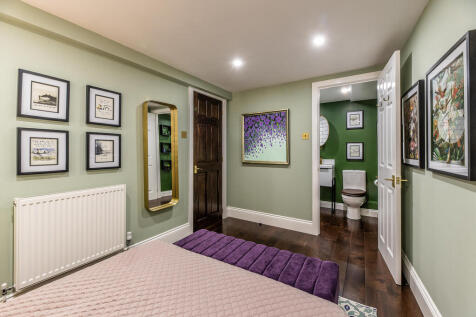 21 Bedroom 2  015