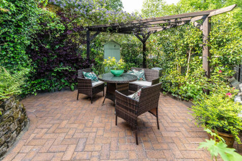 14 Garden area 3 ...