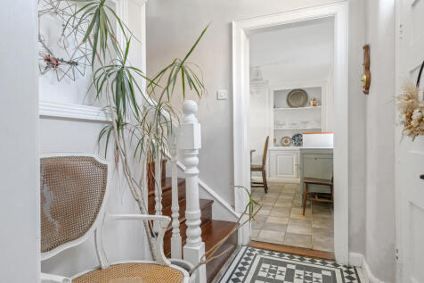 56 Church St-Hi-9