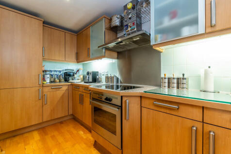 33 Kings Court 01...