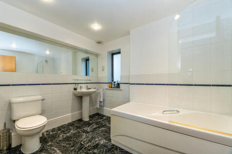 33 Kings Court 01...