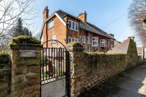 34 Warwick Road 0...