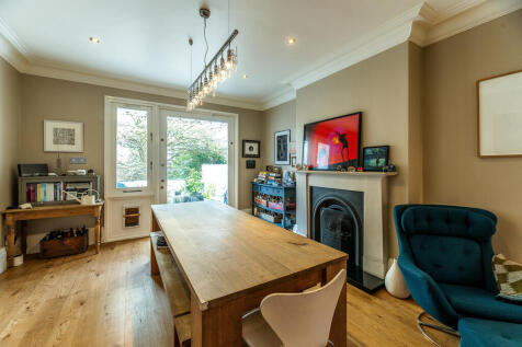 34 Warwick Road 0...