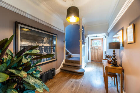 34 Warwick Road 0...