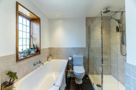 34 Warwick Road 0...