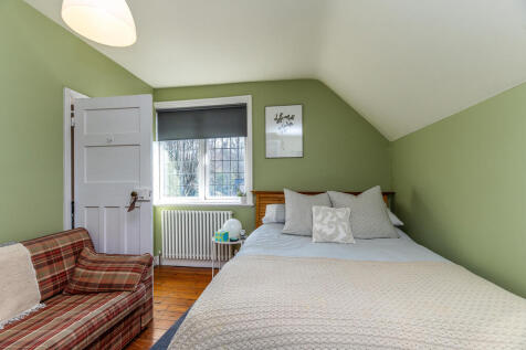 34 Warwick Road 0...