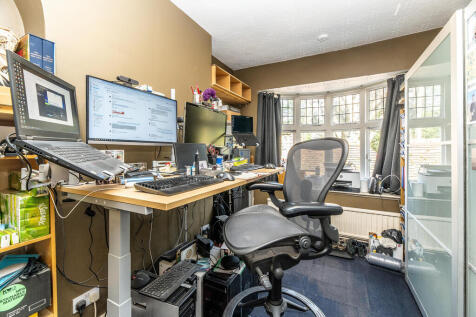 34 Warwick Road 0...