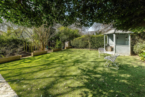 34 Warwick Road 0...