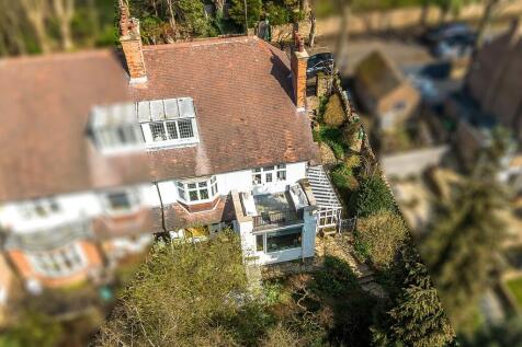 34 Warwick Road 0...