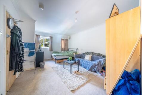 25241-09 Langham ...