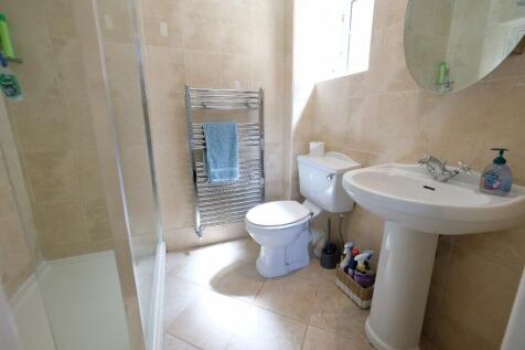 ENSUITE SHOWER ROOM