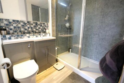 ENSUITE SHOWER ROOM