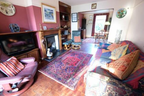 SITTING/DINING ROOM