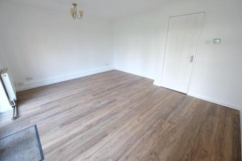 SITTING/DINING ROOM