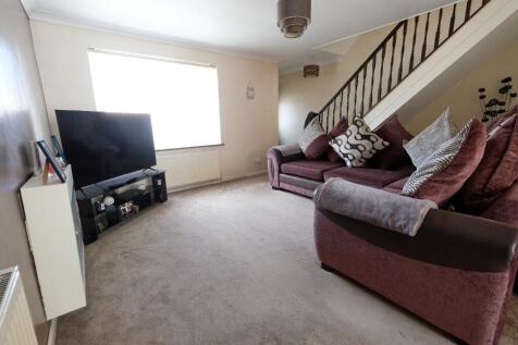 SITTING/DINING ROOM