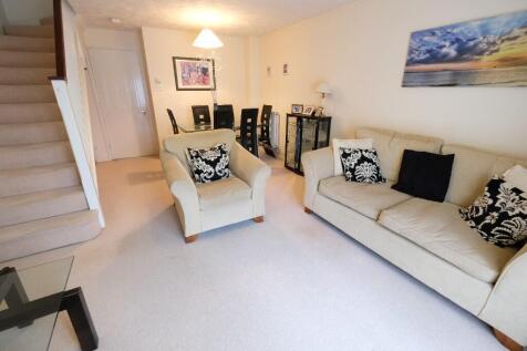 SITTING/DINING ROOM