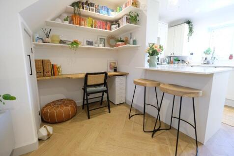 DINING/STUDY AREA