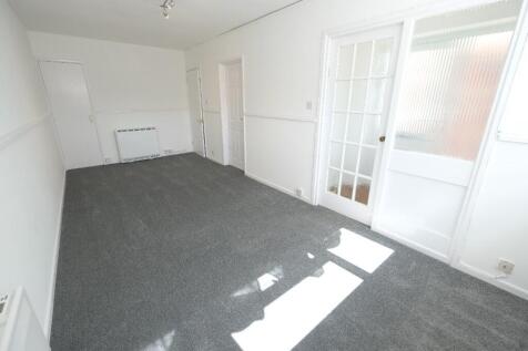 SITTING/DINING ROOM
