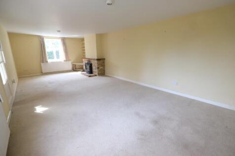 SITTING/DINING ROOM
