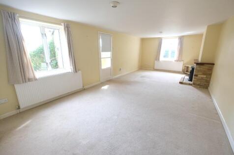 SITTING/DINING ROOM