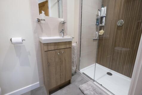 ENSUITE SHOWER ROOM