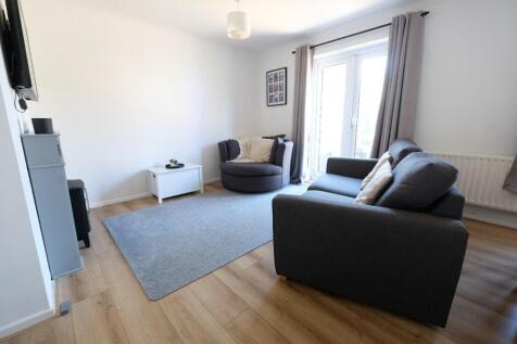 SITTING/DINING ROOM