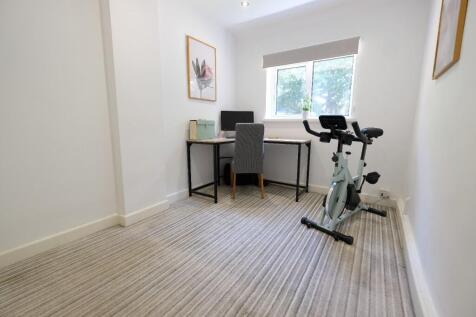STUDY/BEDROOM 4