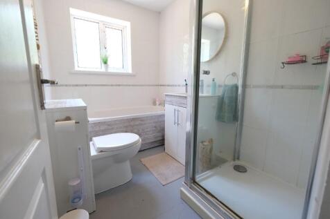 BATH/SHOWER ROOM