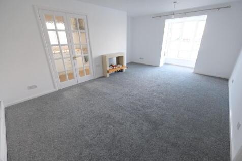 SITTING/DINING ROOM