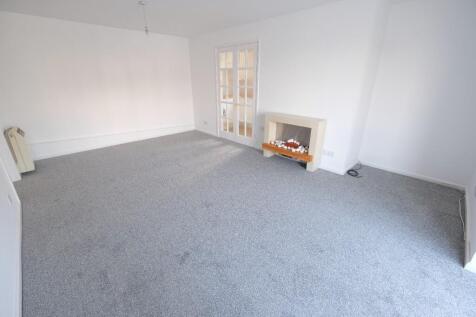 SITTING/DINING ROOM