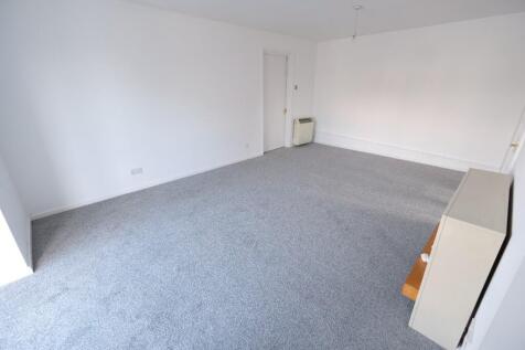 SITTING/DINING ROOM